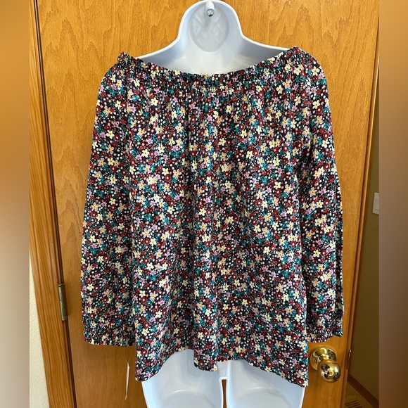 NWT. Women’s beautiful floral top. Size 0X. - Picture 6 of 10